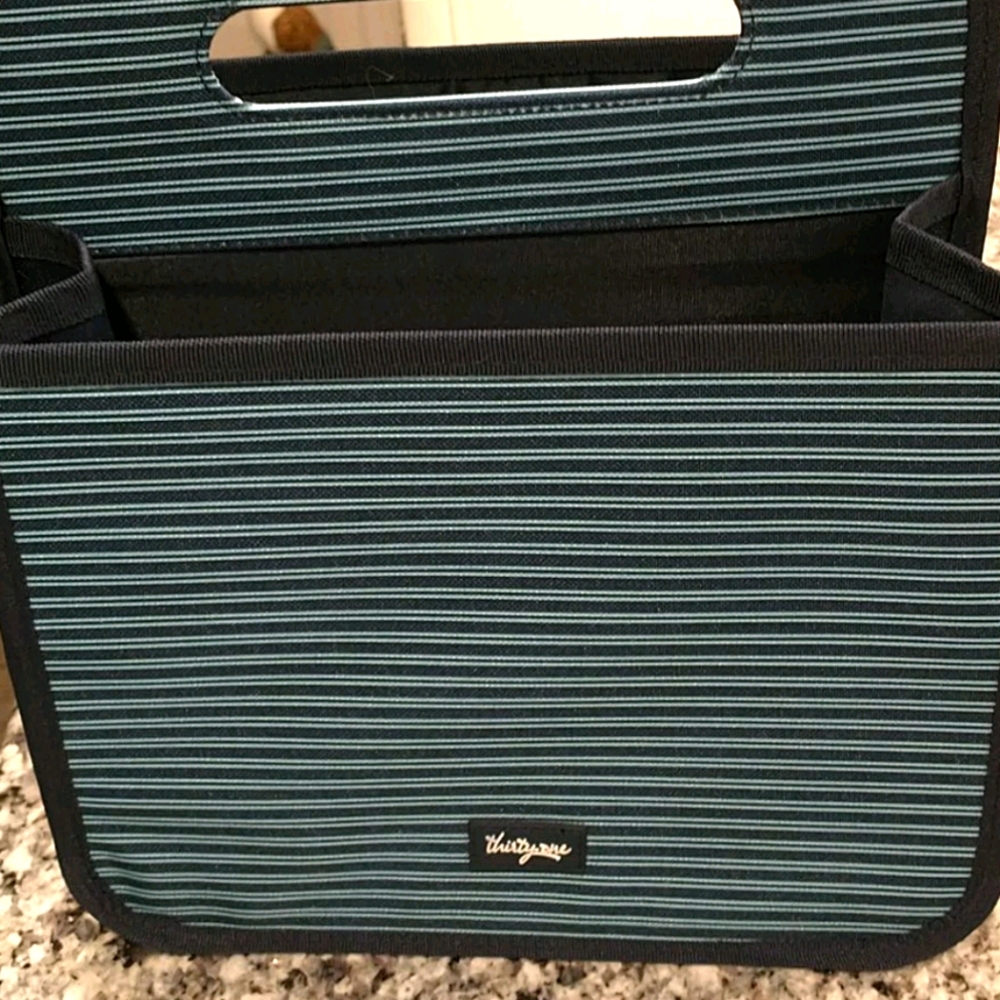 Like new 31 double caddy organizer